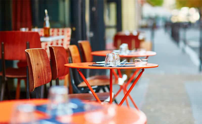 Platz für Einzelhandel und Cafés Platz für Einzelhandel und Cafés