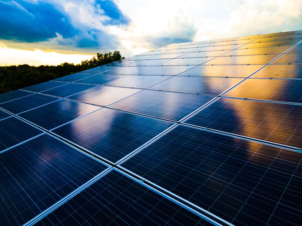 Grundlage regenerativer Energien wie Solarstrom und Geothermie Grundlage regenerativer Energien wie Solarstrom und Geothermie